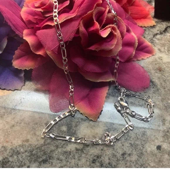 BRAND NEW Nordstrom Silver 925 Figaro chain  Necklace - Picture 6 of 8
